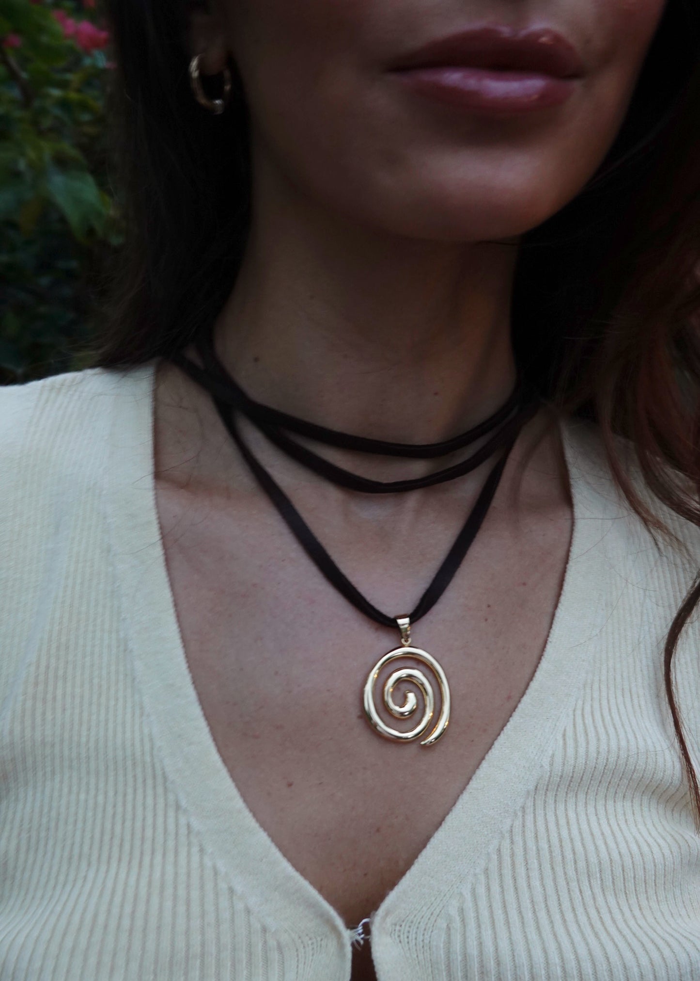 swirl suede necklace