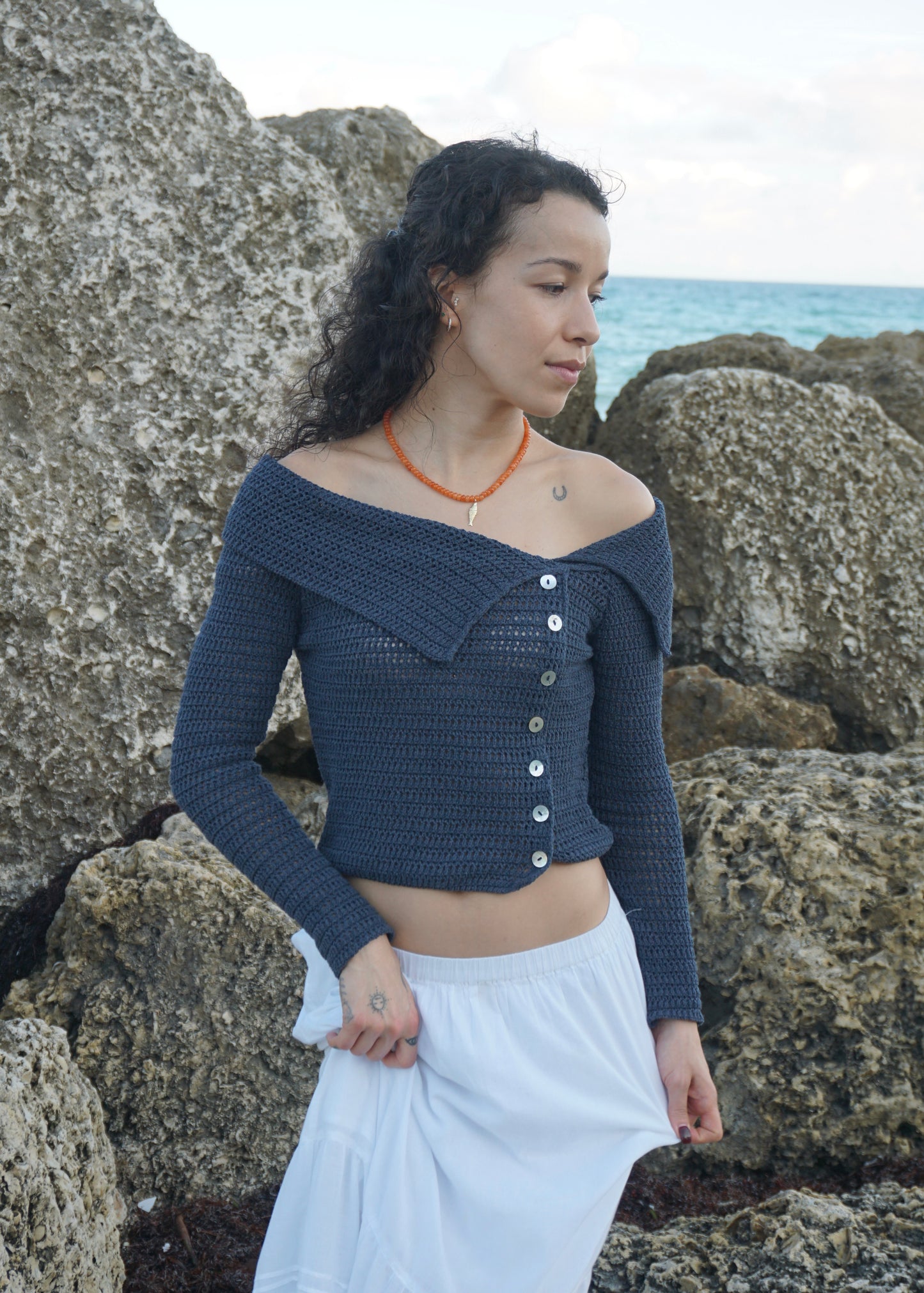 orange mini fish necklace