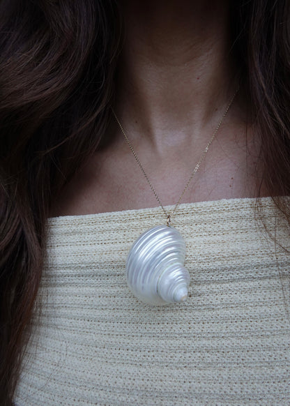 pearl turbo shell necklace