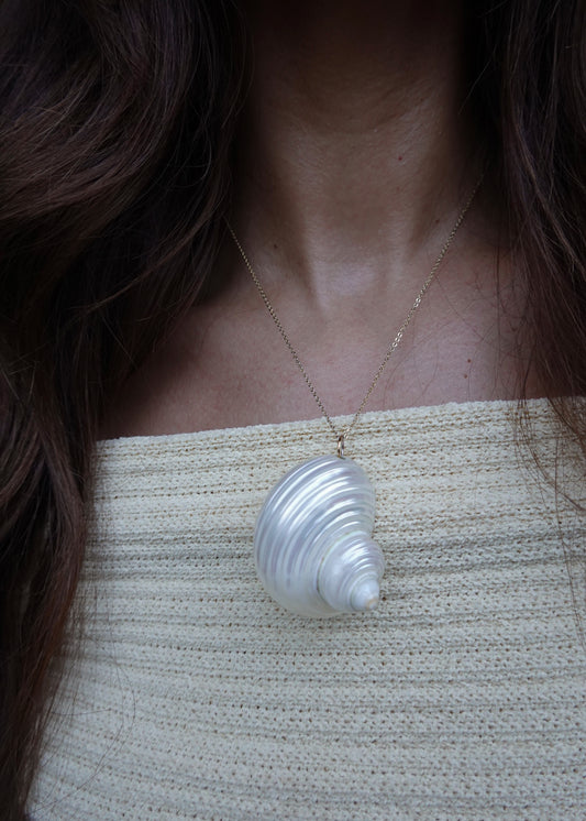 pearl turbo shell necklace
